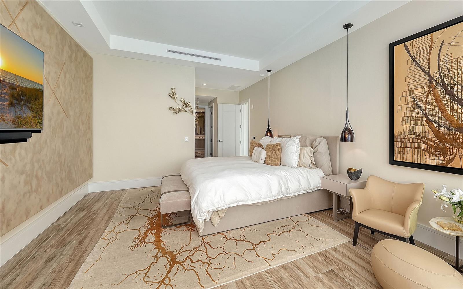 RITZ CARLTON RESIDENCES - Residential