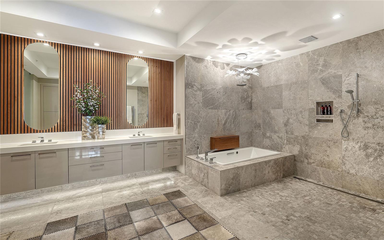 RITZ CARLTON RESIDENCES - Residential