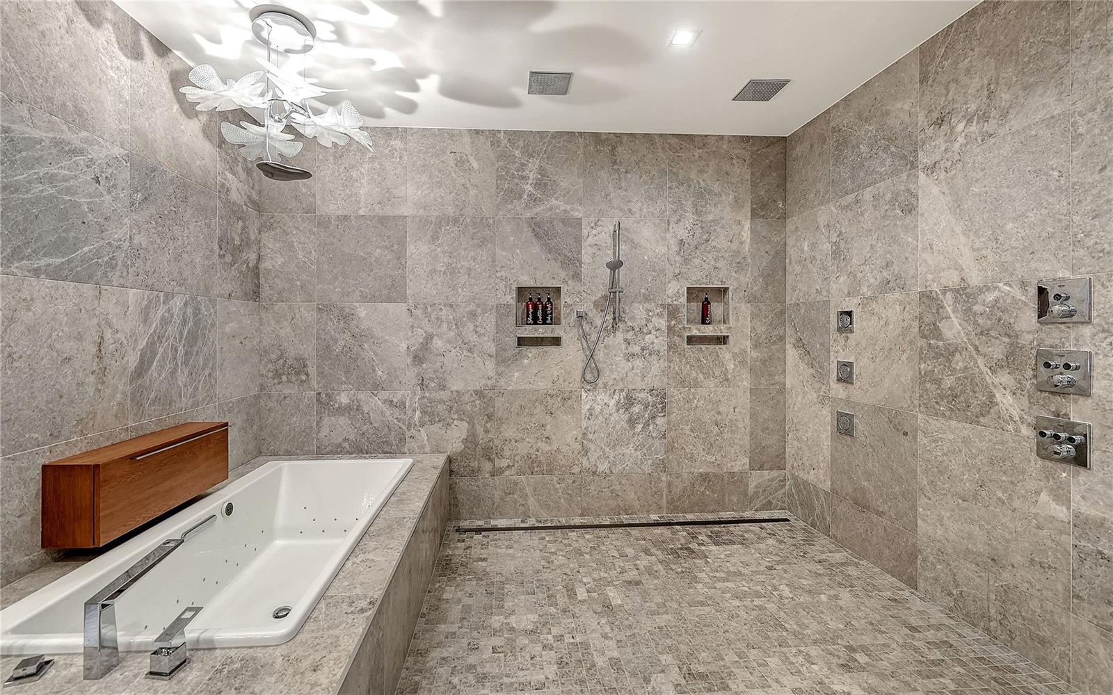 RITZ CARLTON RESIDENCES - Residential