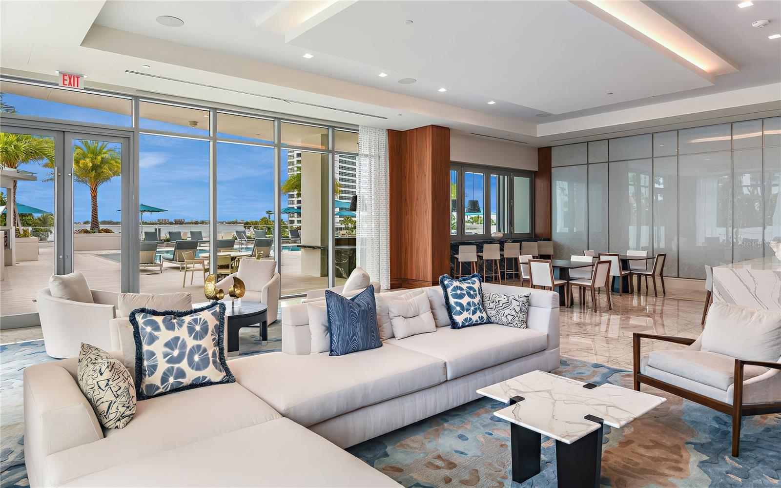RITZ CARLTON RESIDENCES - Residential