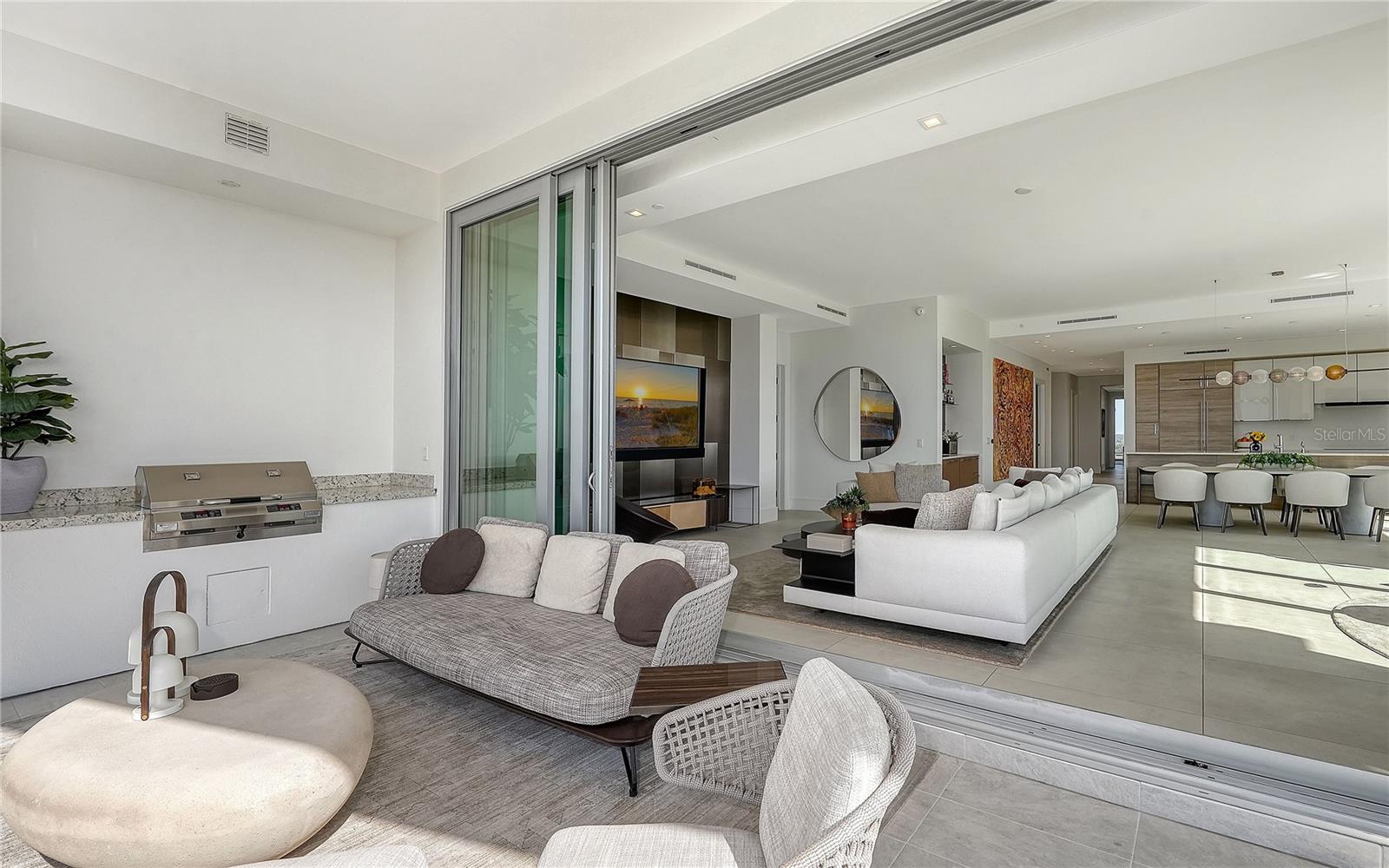 RITZ CARLTON RESIDENCES - Residential