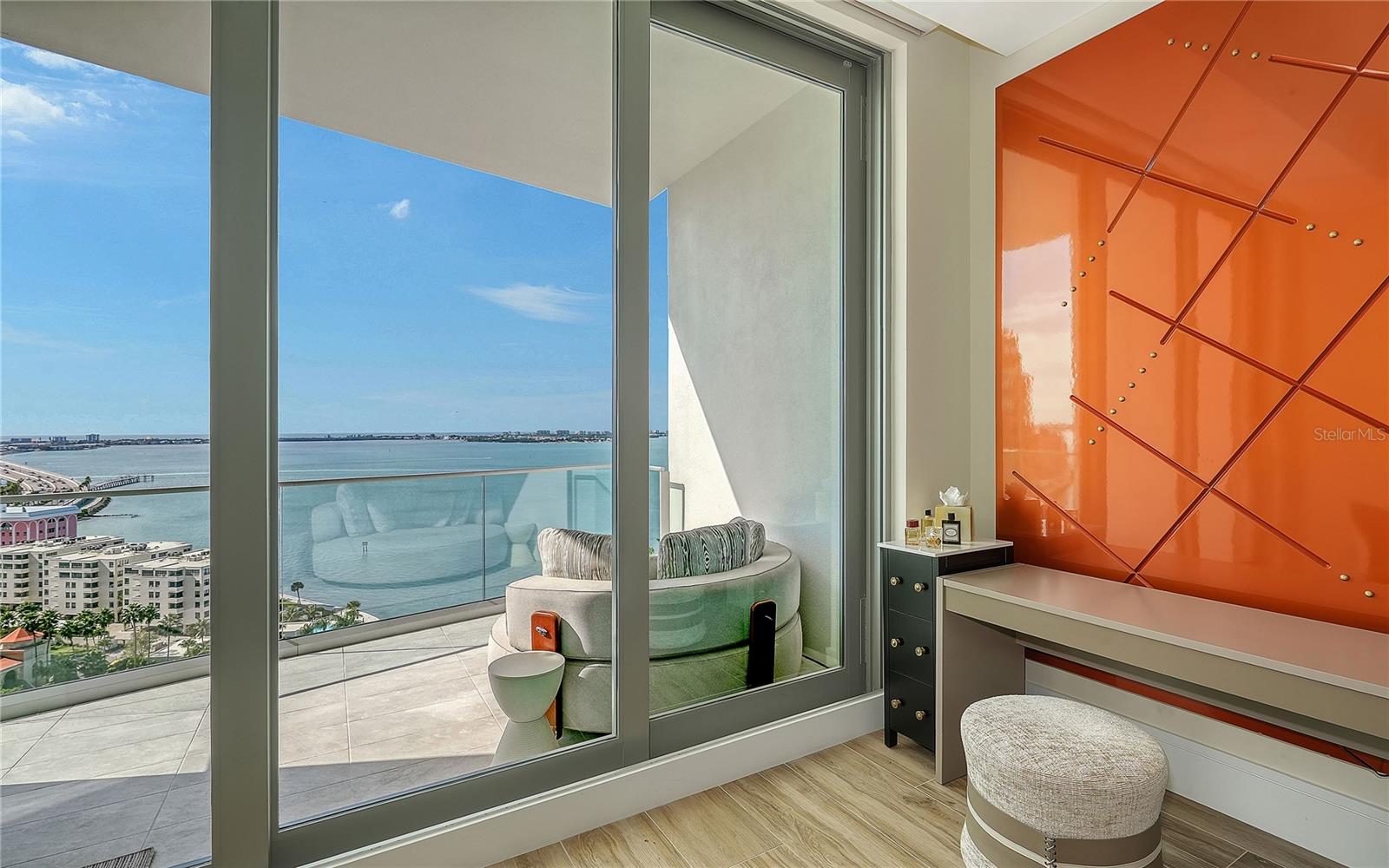 RITZ CARLTON RESIDENCES - Residential