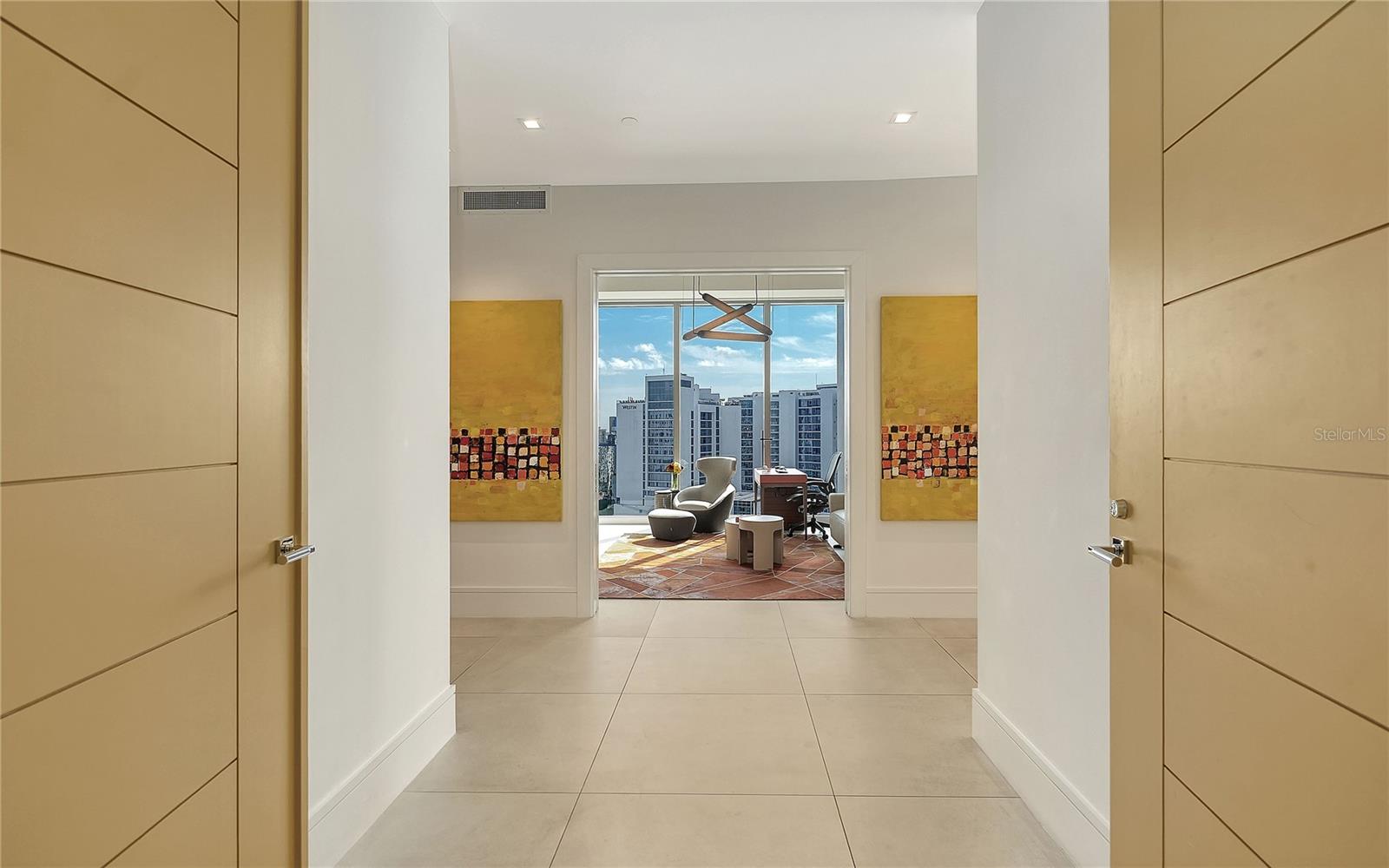 RITZ CARLTON RESIDENCES - Residential