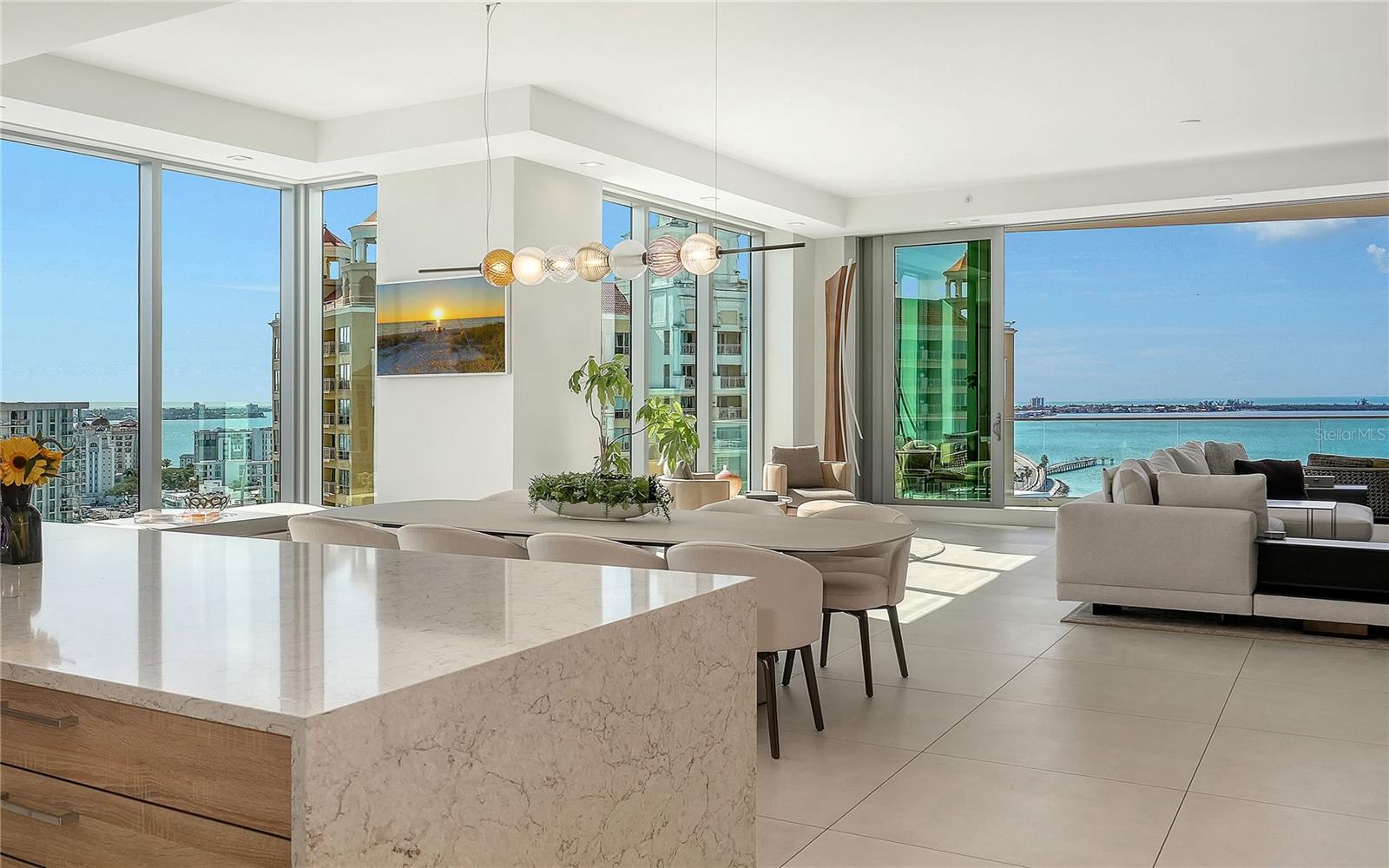 RITZ CARLTON RESIDENCES - Residential