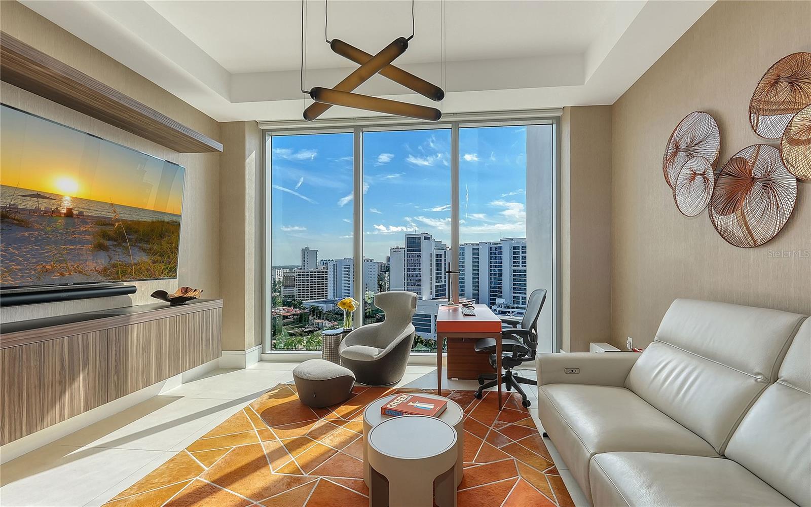 RITZ CARLTON RESIDENCES - Residential