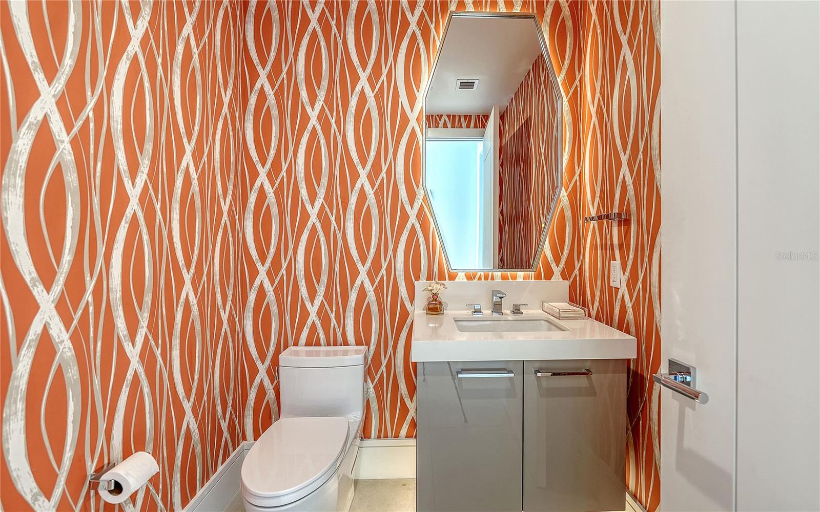 RITZ CARLTON RESIDENCES - Residential