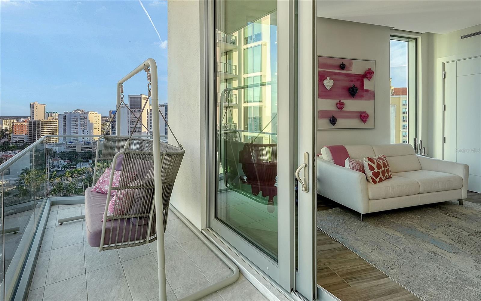 RITZ CARLTON RESIDENCES - Residential