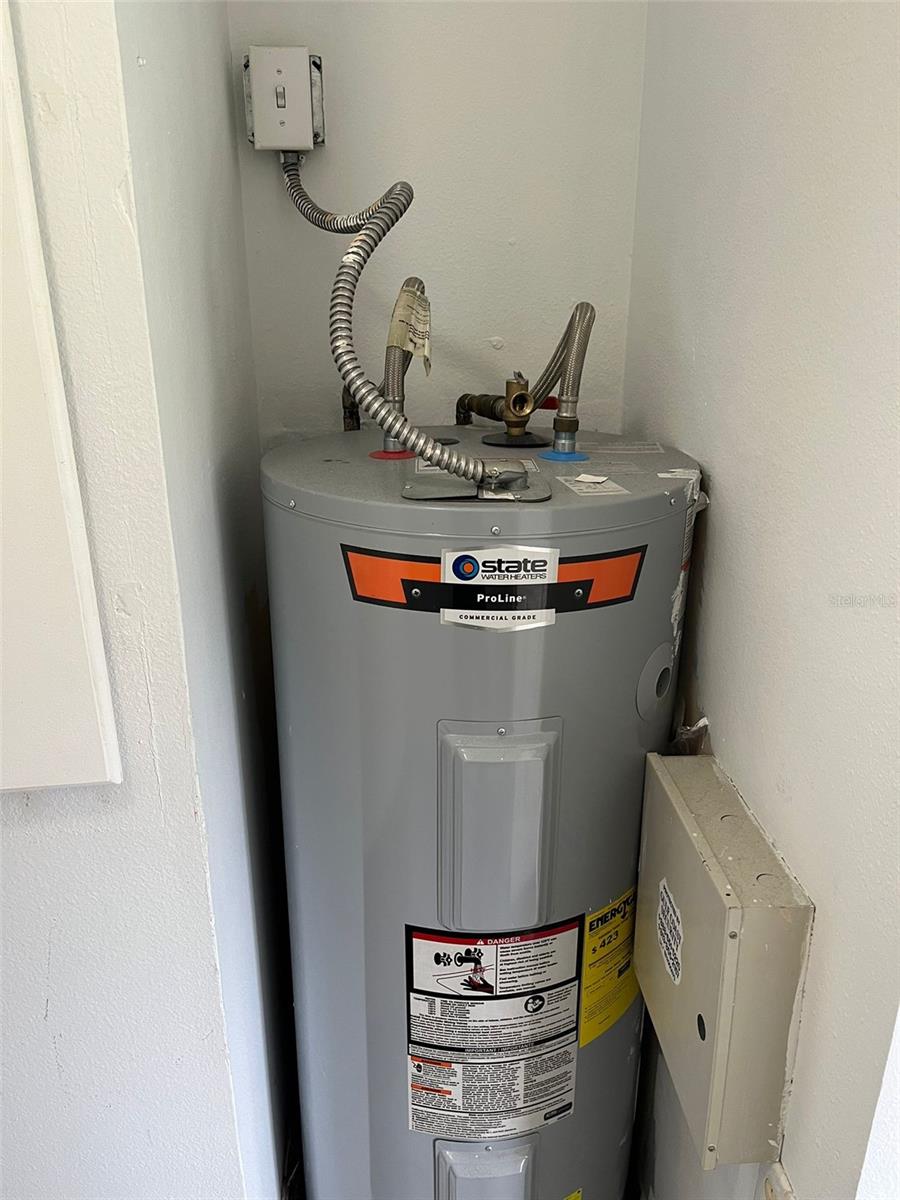 2HF | THE TOWNHOMES AT KENSINGTON PHASE E - Residential