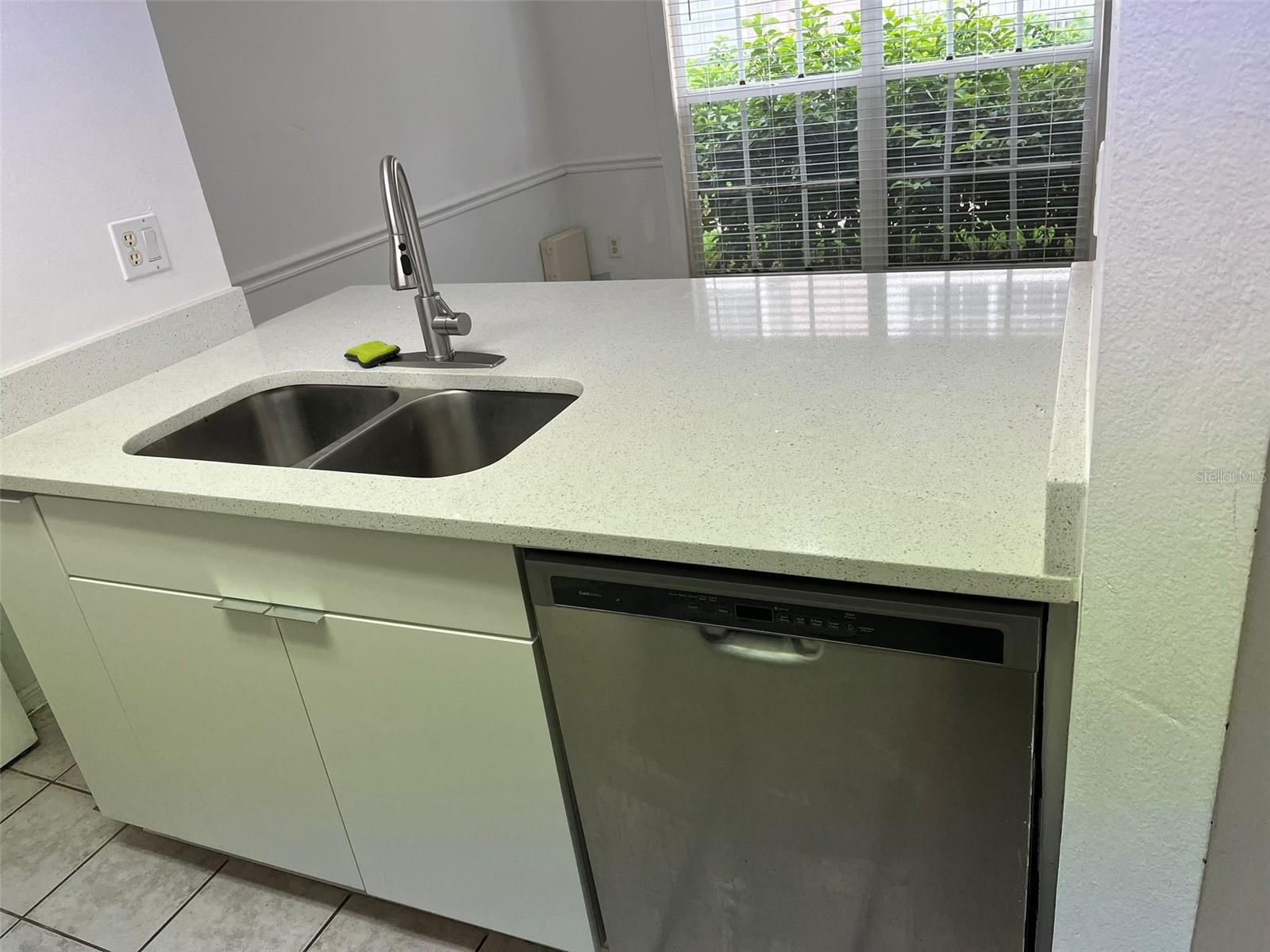 2HF | THE TOWNHOMES AT KENSINGTON PHASE E - Residential