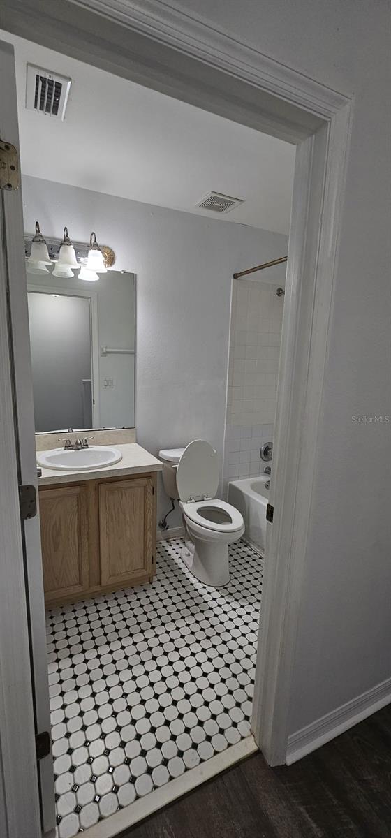 2HF | THE TOWNHOMES AT KENSINGTON PHASE E - Residential