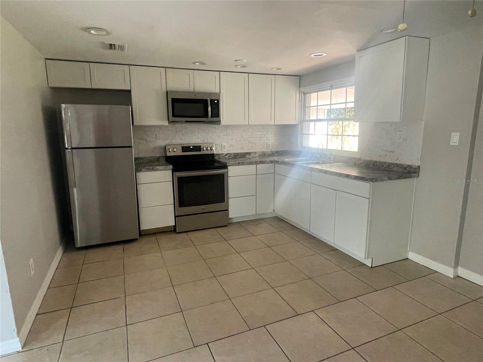 VALENCIA TERRACE - Residential