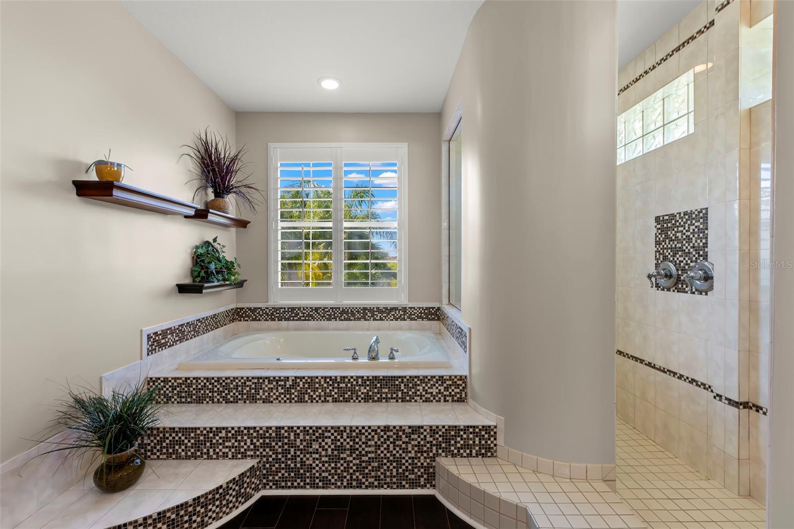 BAYOU CLUB ESTATES PH 10 - Residential