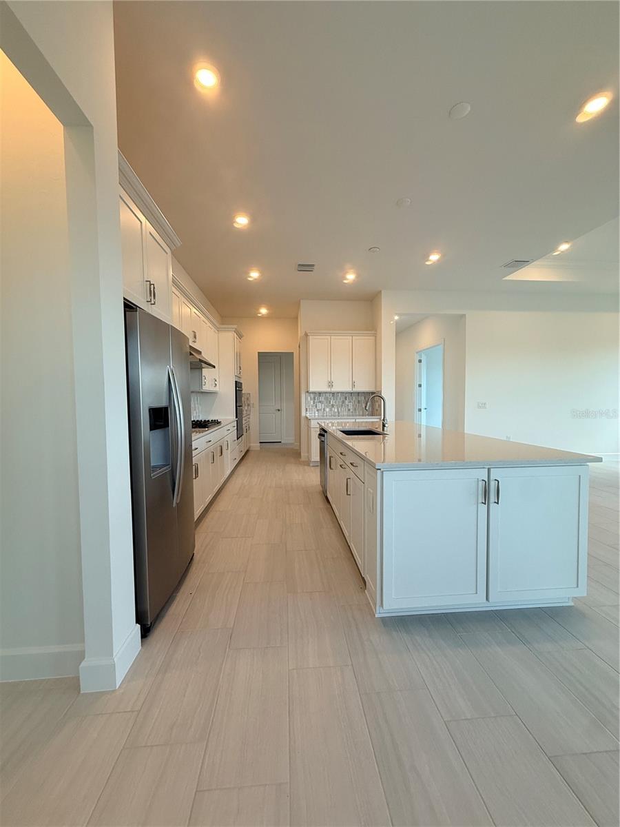 5031 GOLDEN SHORE COURT