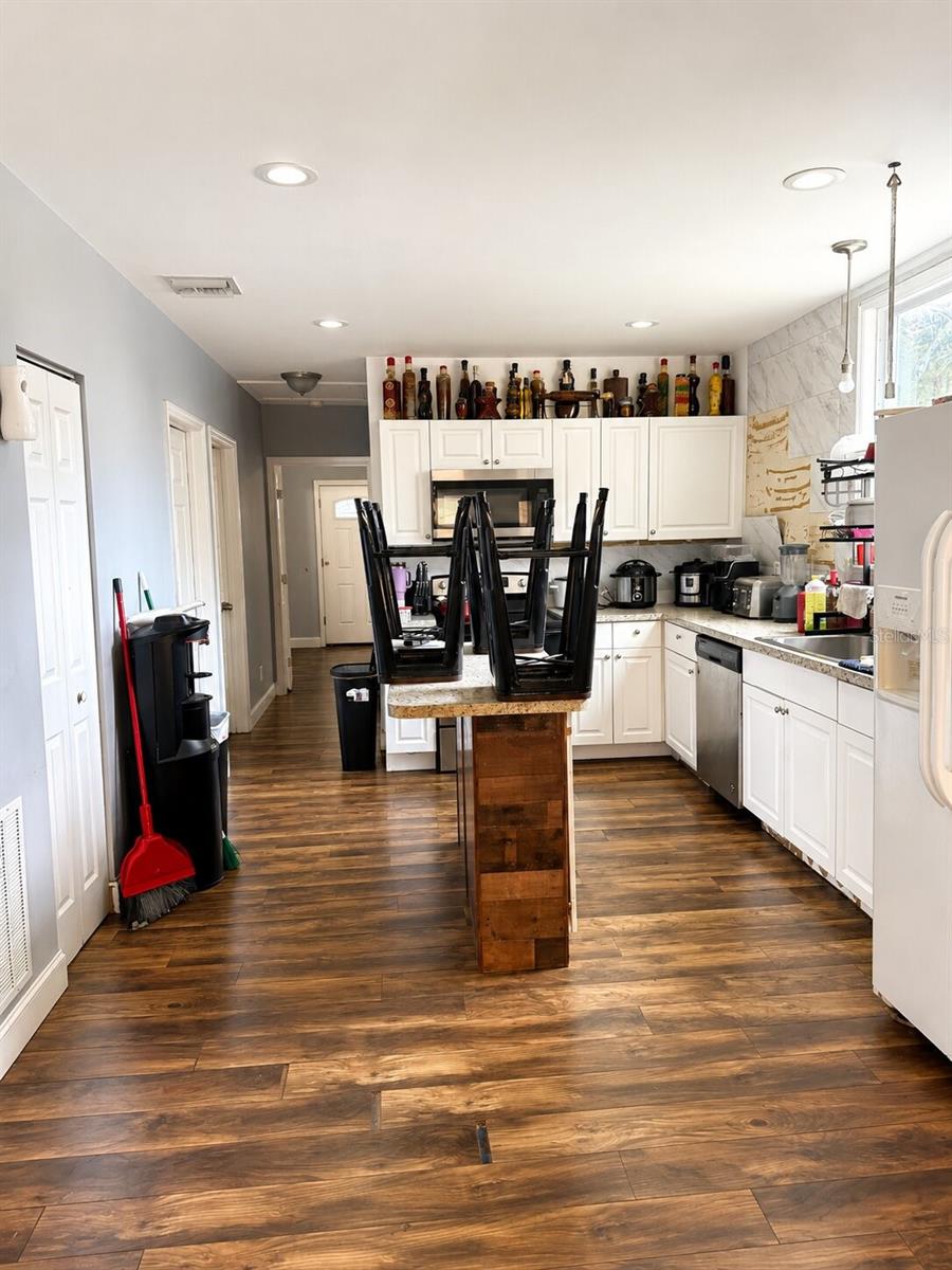 1604 ANGLE ROAD