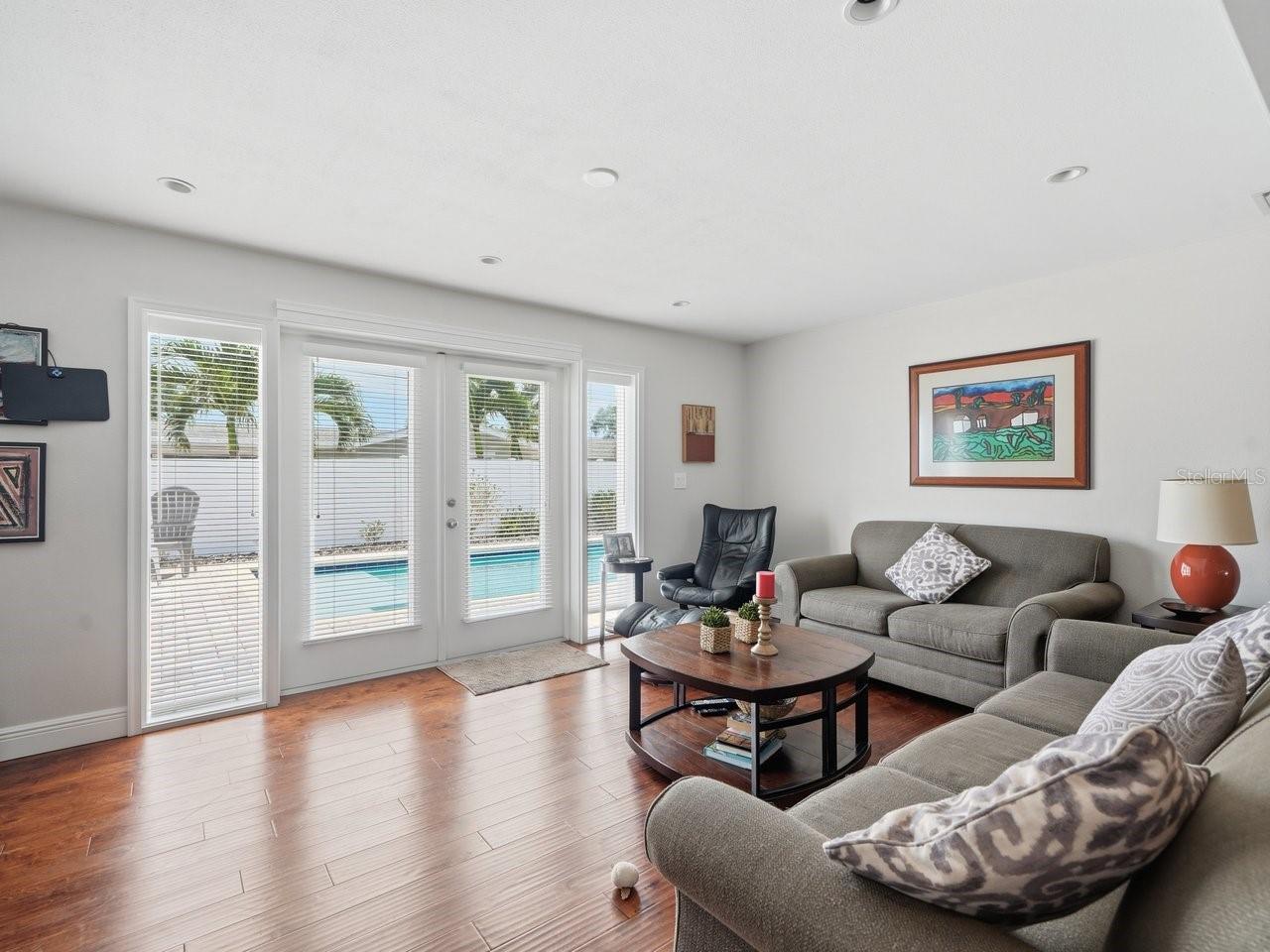 HARBOR HILLS - Residential
