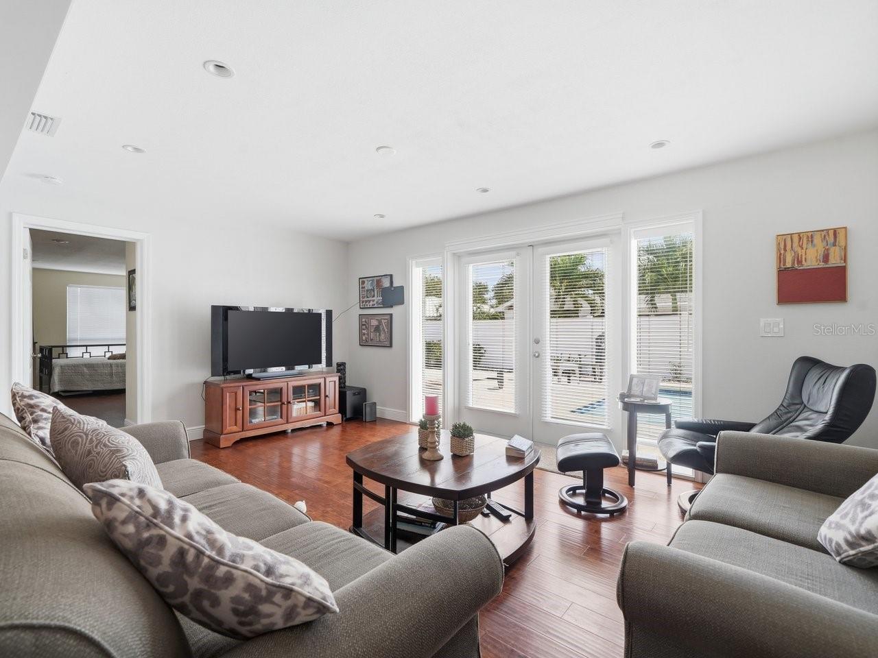 HARBOR HILLS - Residential