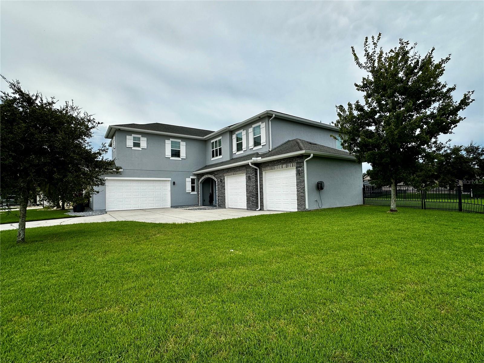 6851 FORKMEAD LANE