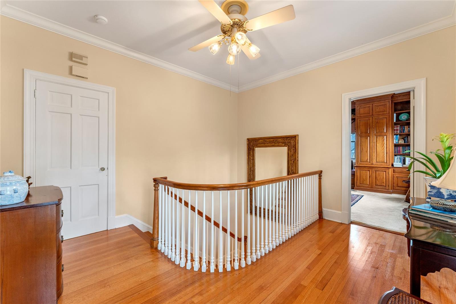 BEVERLY SHORES - Residential