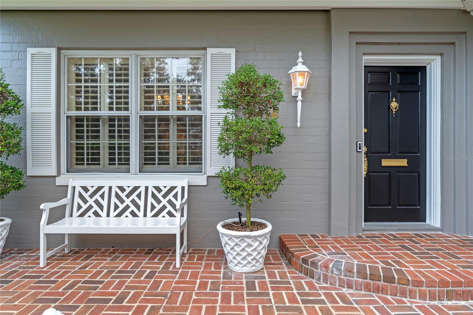 BEVERLY SHORES - Residential