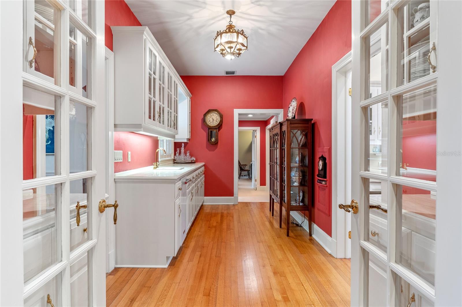 BEVERLY SHORES - Residential