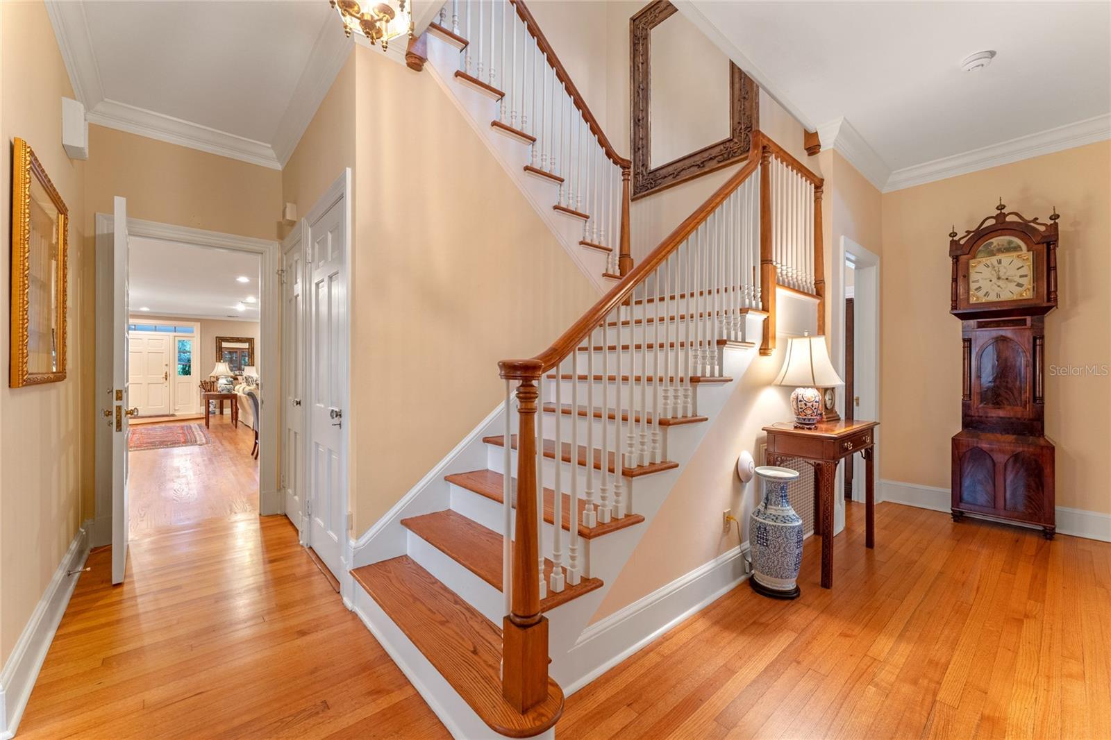 BEVERLY SHORES - Residential