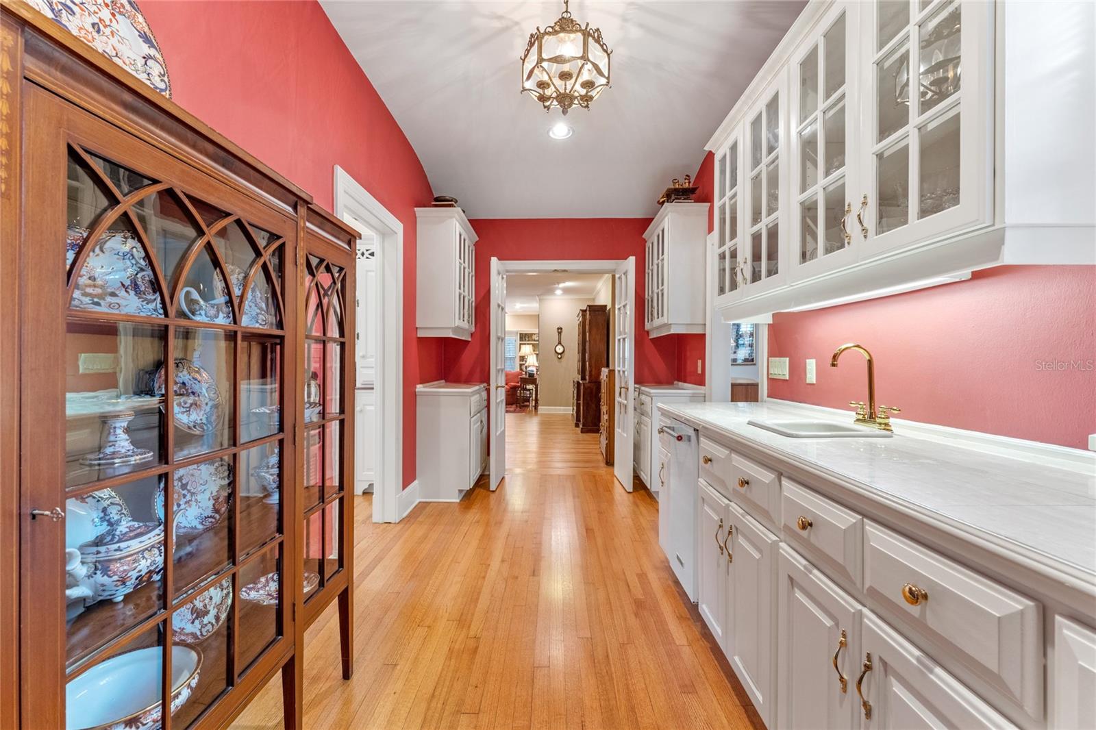 BEVERLY SHORES - Residential