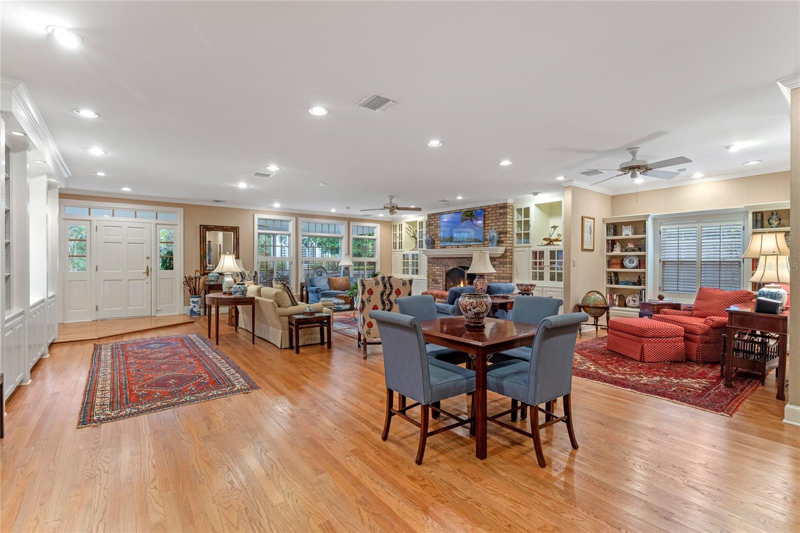 BEVERLY SHORES - Residential