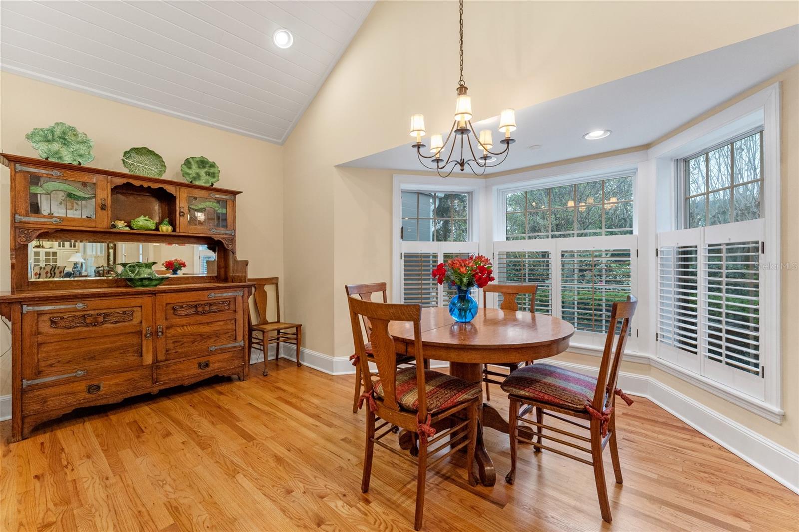 BEVERLY SHORES - Residential