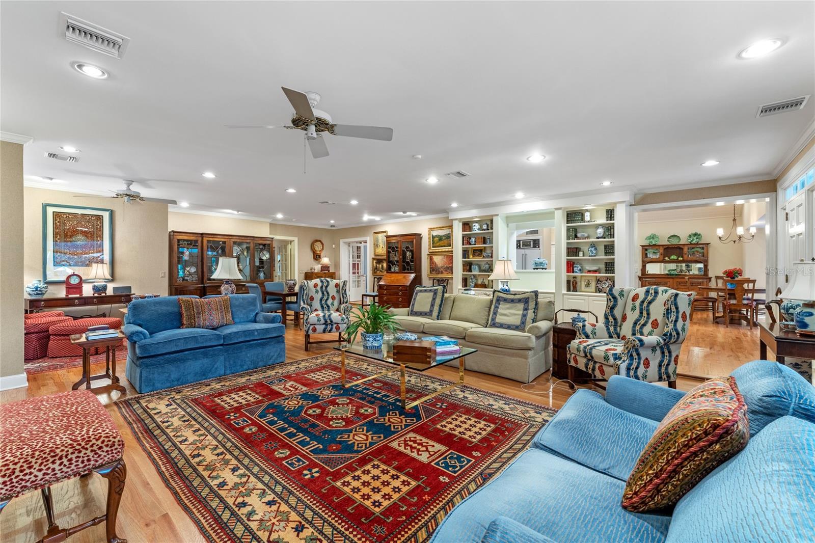 BEVERLY SHORES - Residential