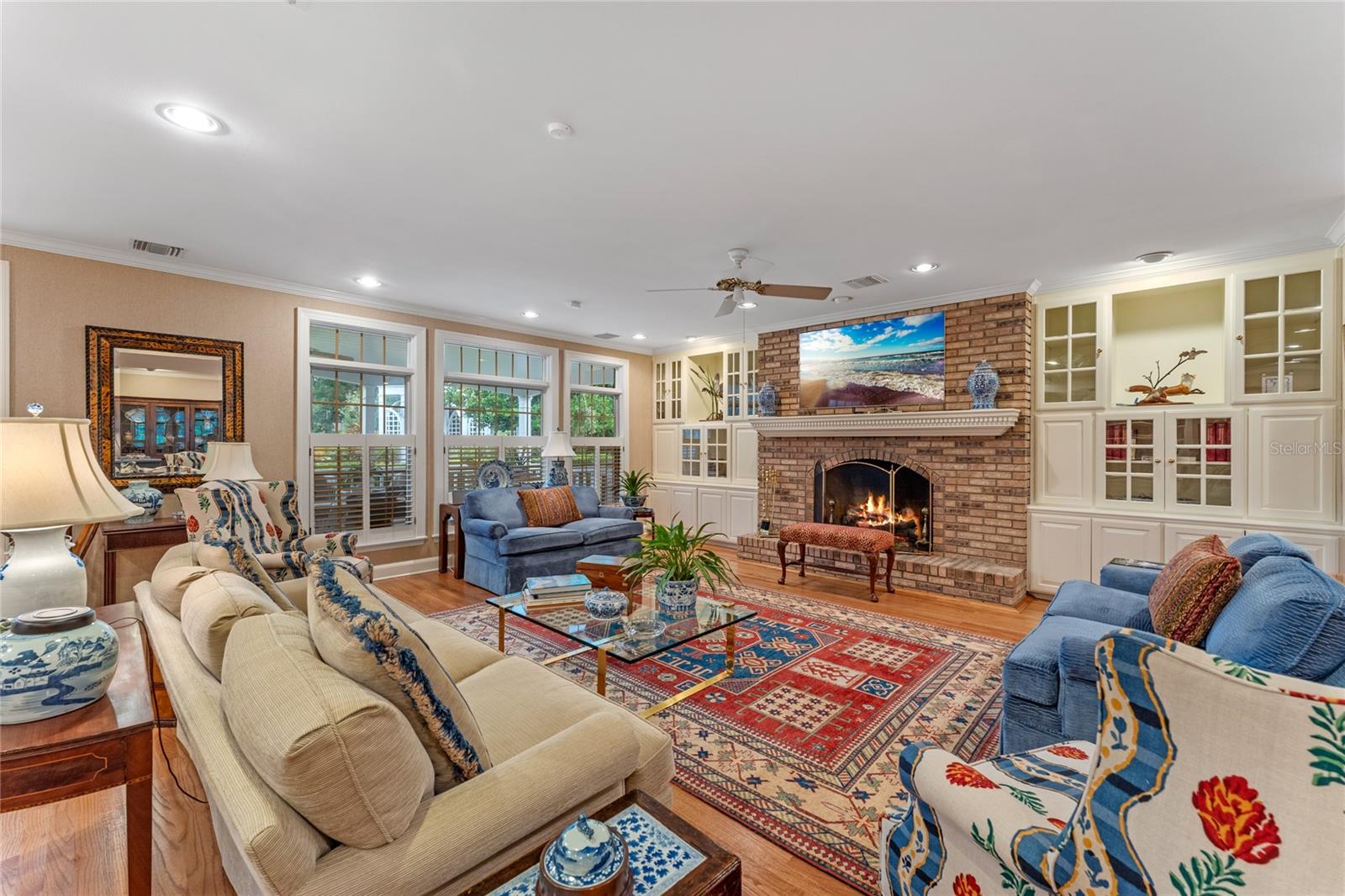 BEVERLY SHORES - Residential