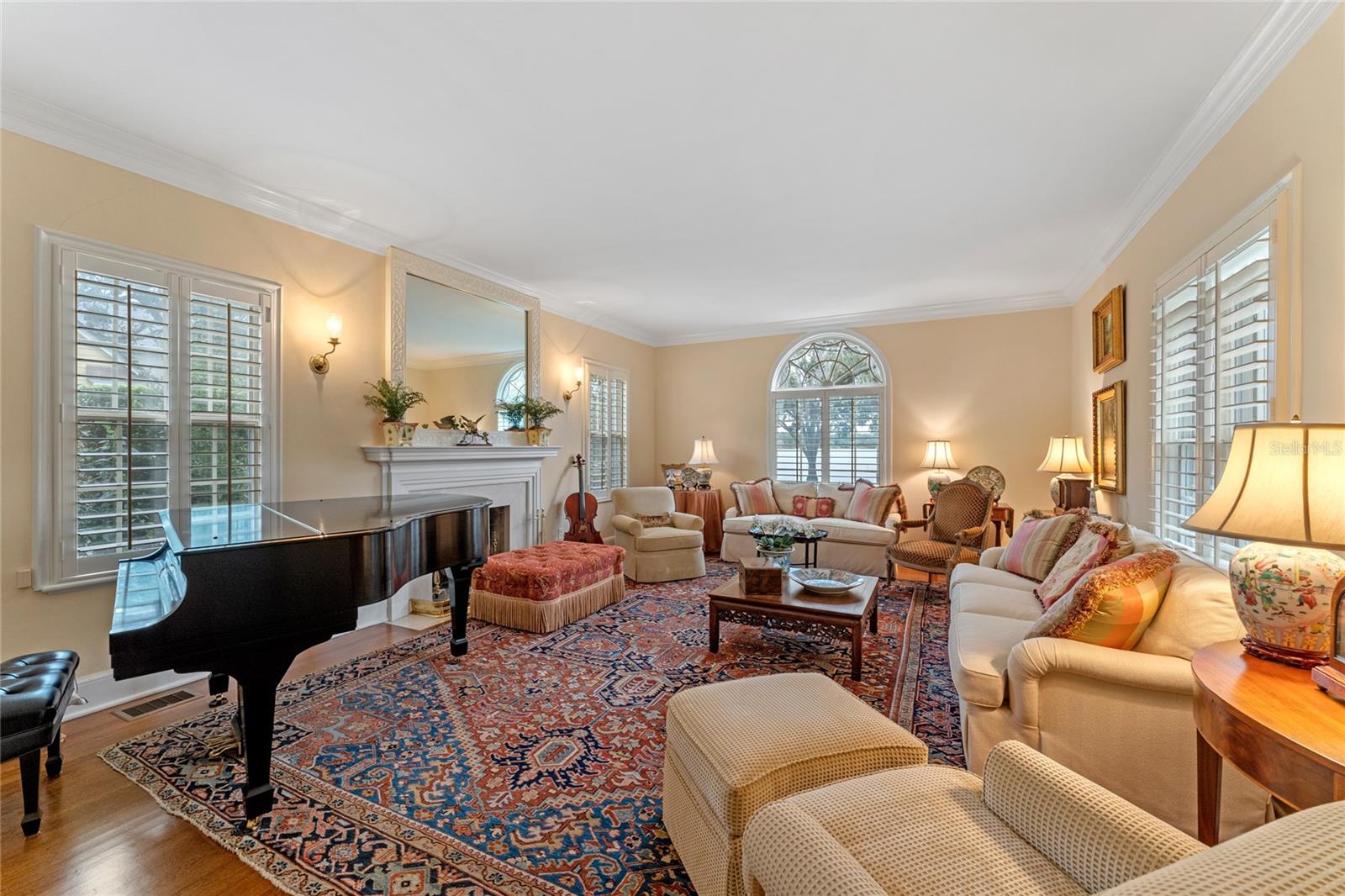 BEVERLY SHORES - Residential