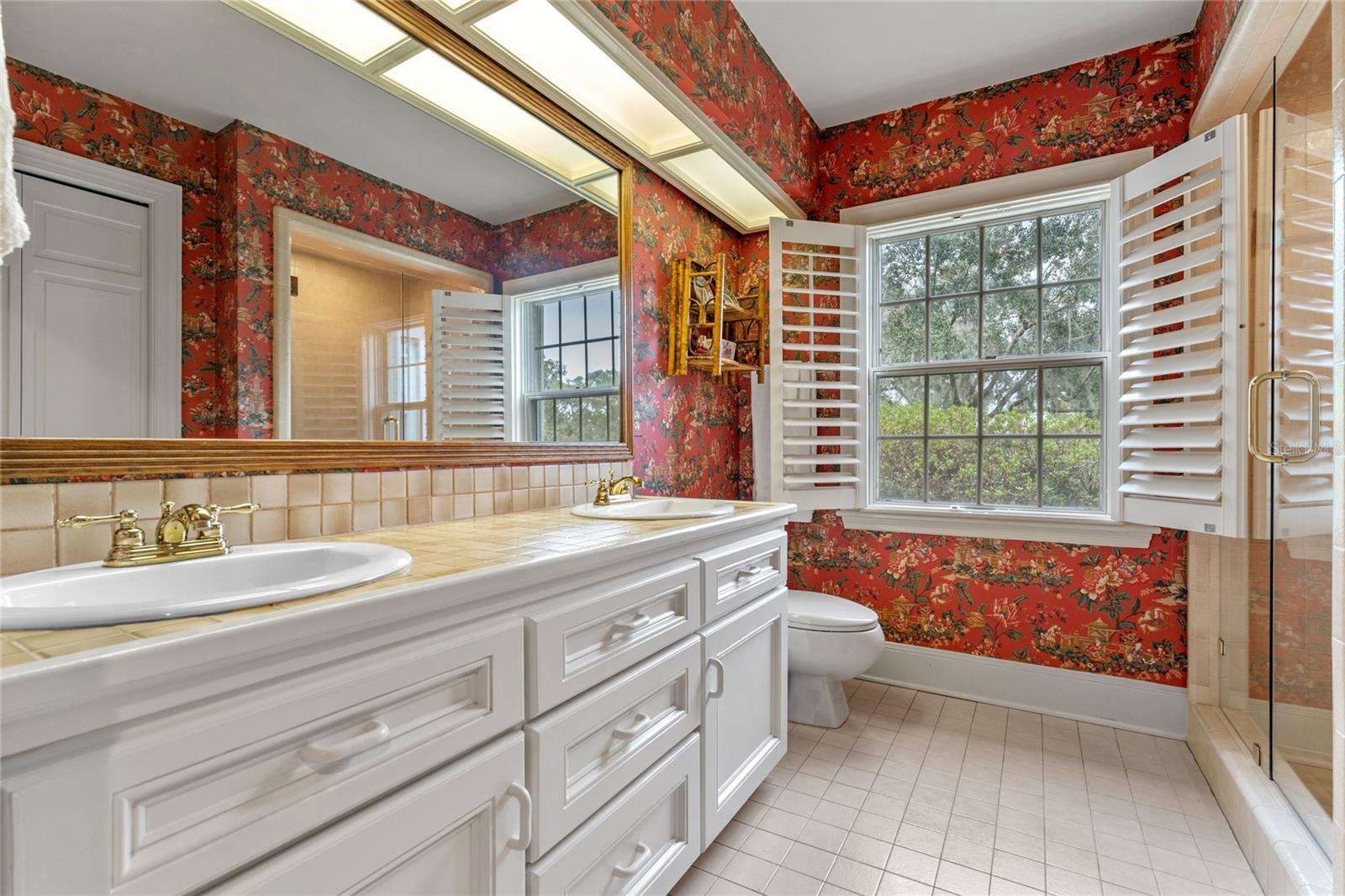 BEVERLY SHORES - Residential