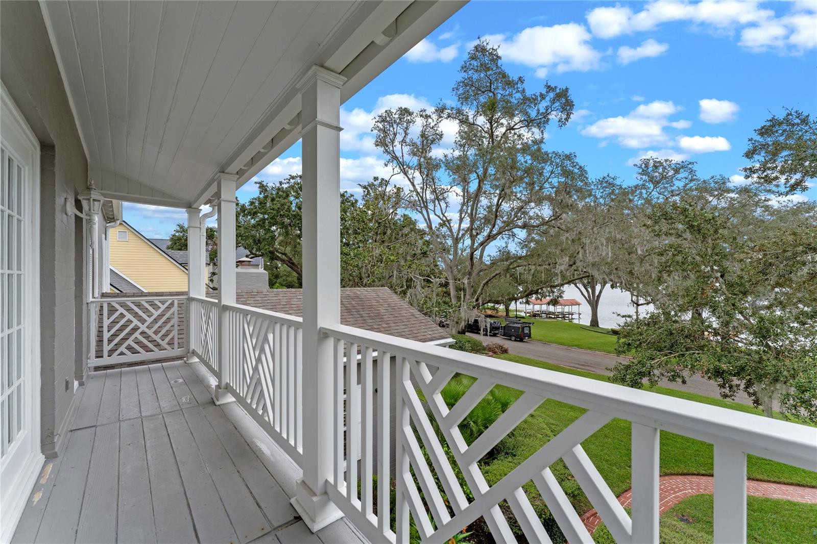 BEVERLY SHORES - Residential