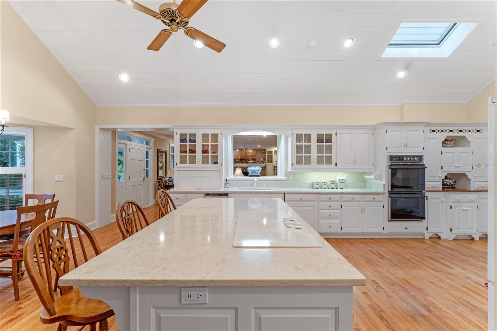 BEVERLY SHORES - Residential