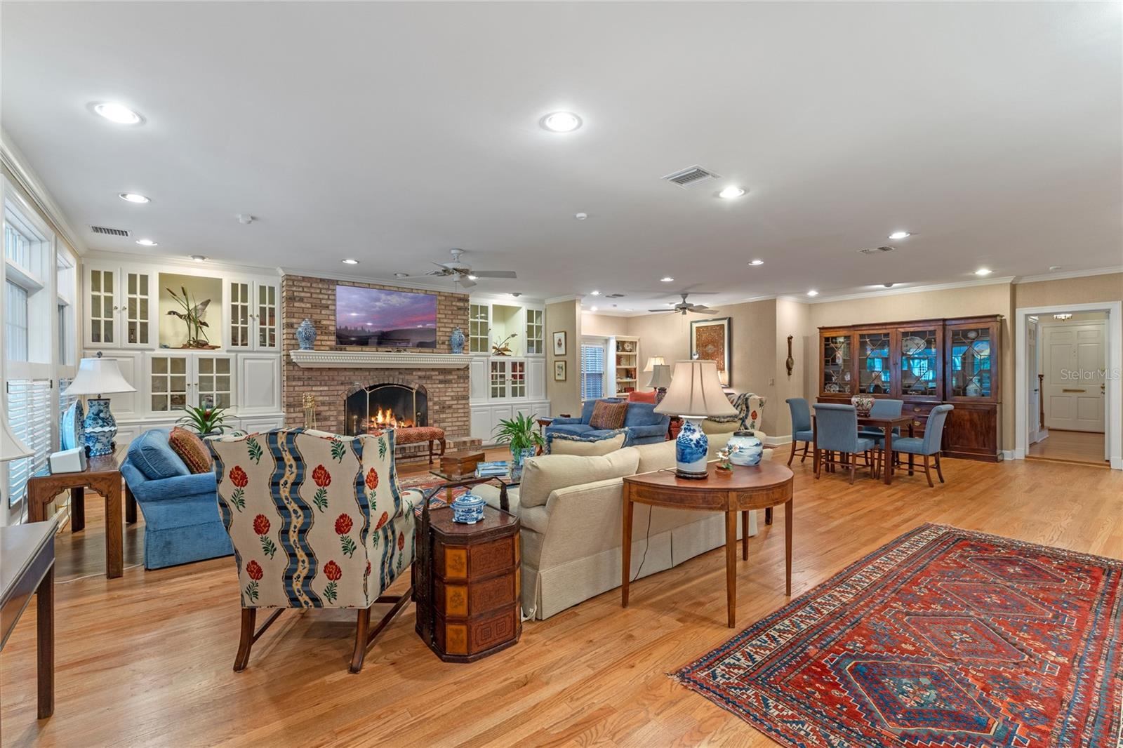 BEVERLY SHORES - Residential