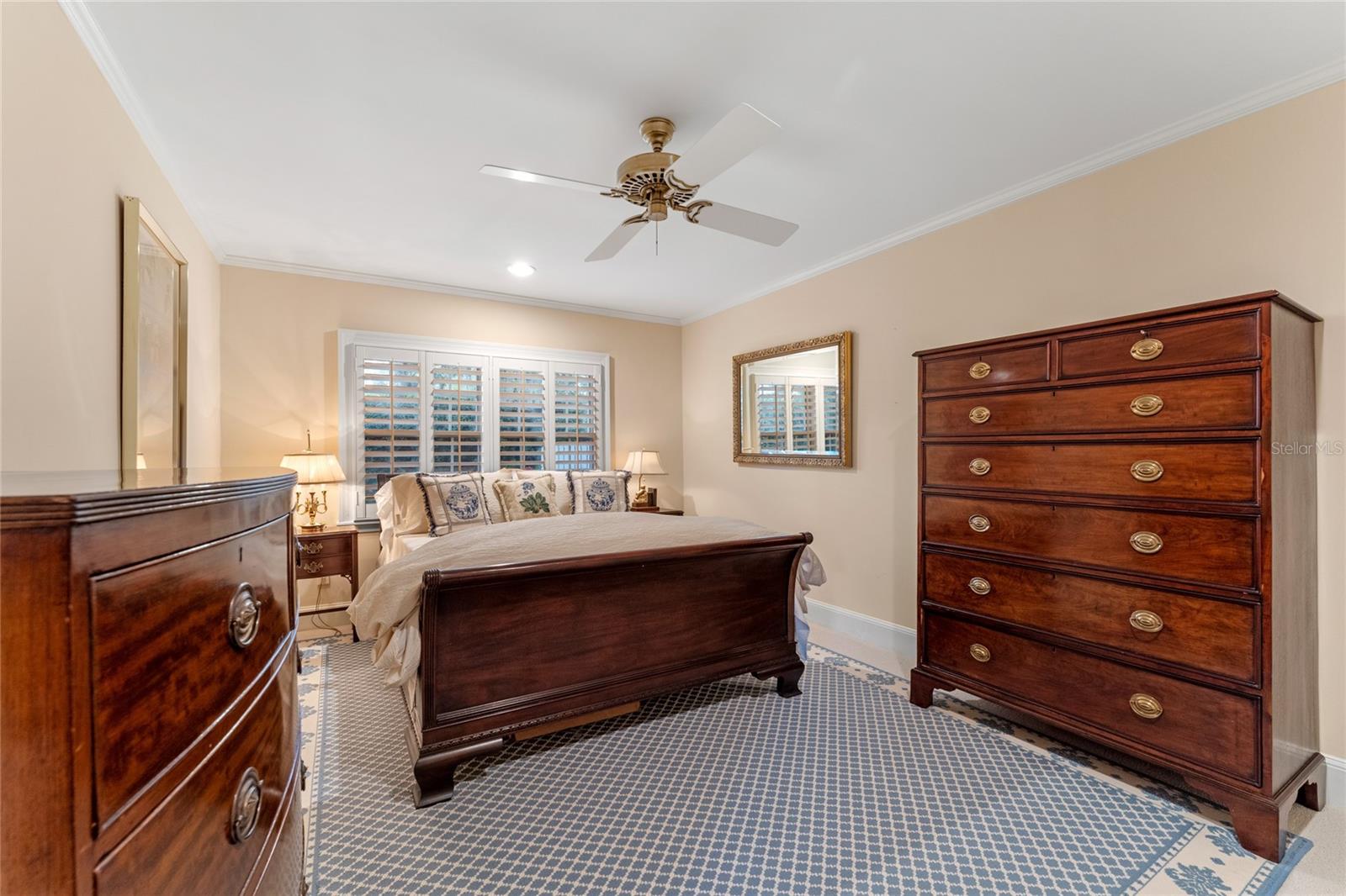 BEVERLY SHORES - Residential