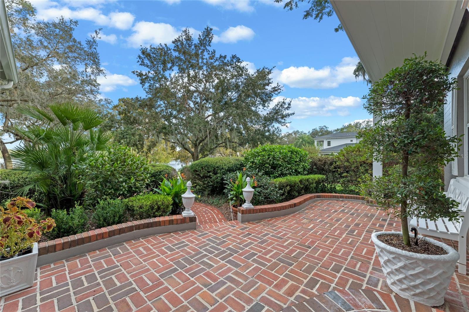 BEVERLY SHORES - Residential