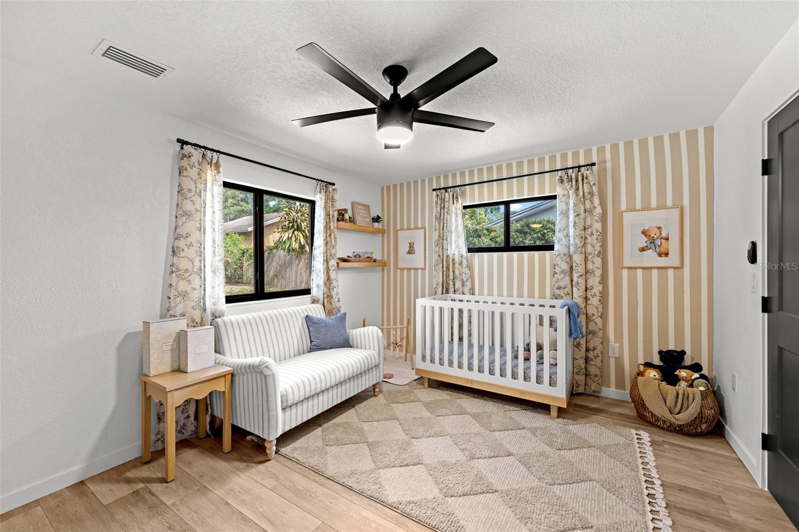 LAKE VALENCIA - - Residential