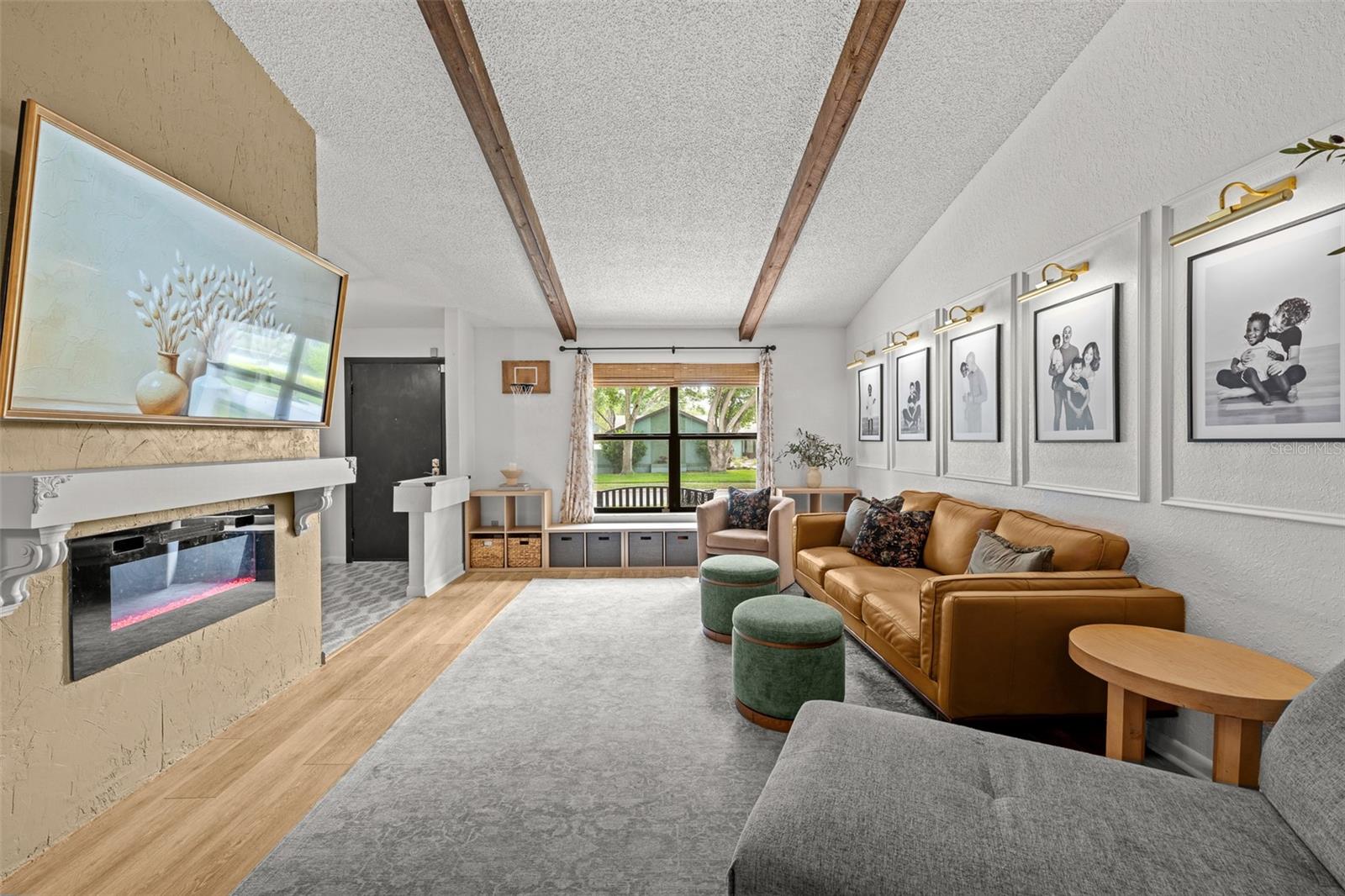 LAKE VALENCIA - - Residential