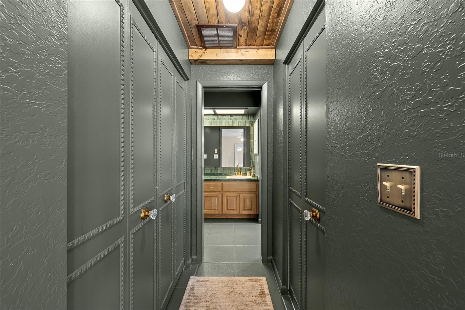 LAKE VALENCIA - - Residential