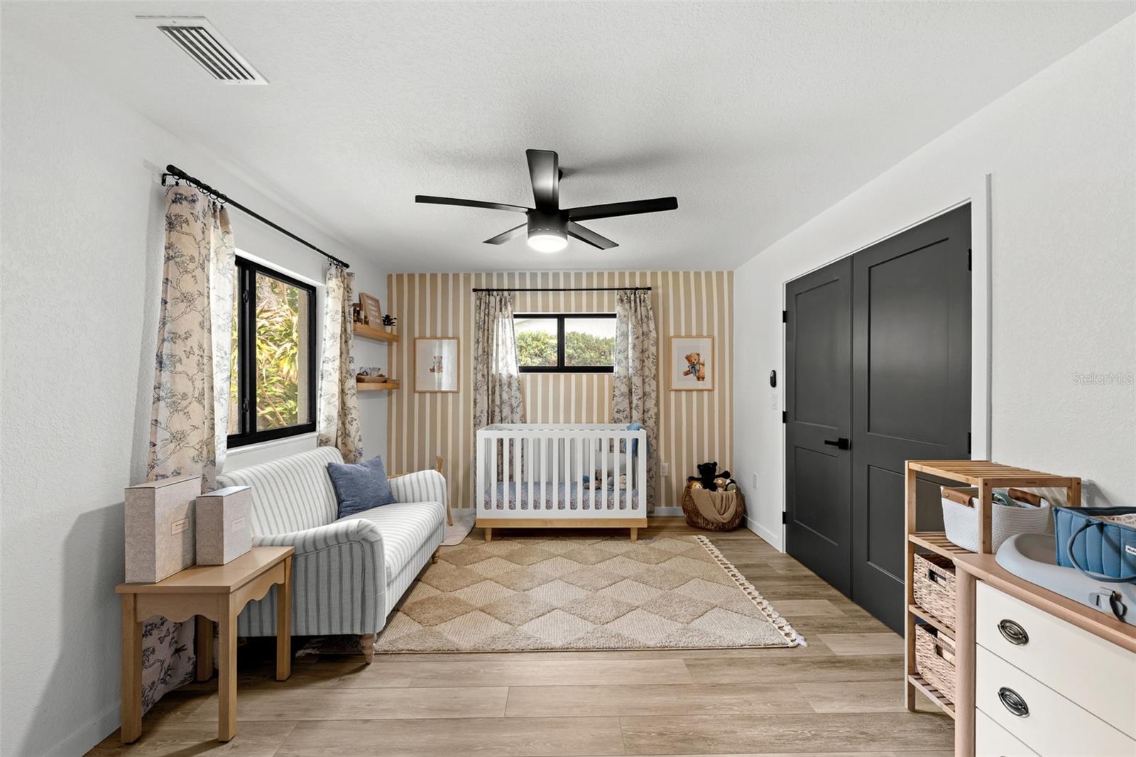 LAKE VALENCIA - - Residential