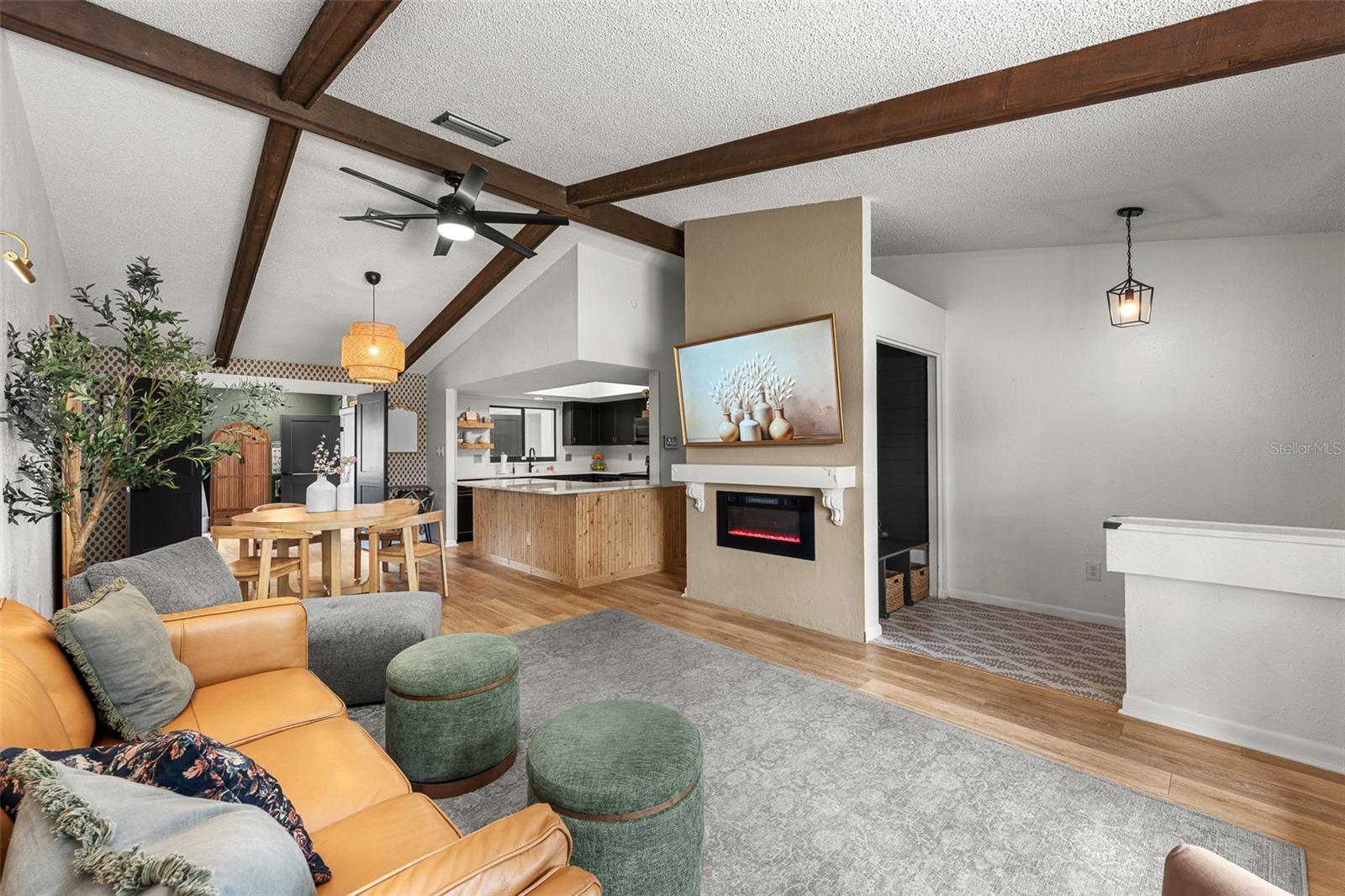 LAKE VALENCIA - - Residential