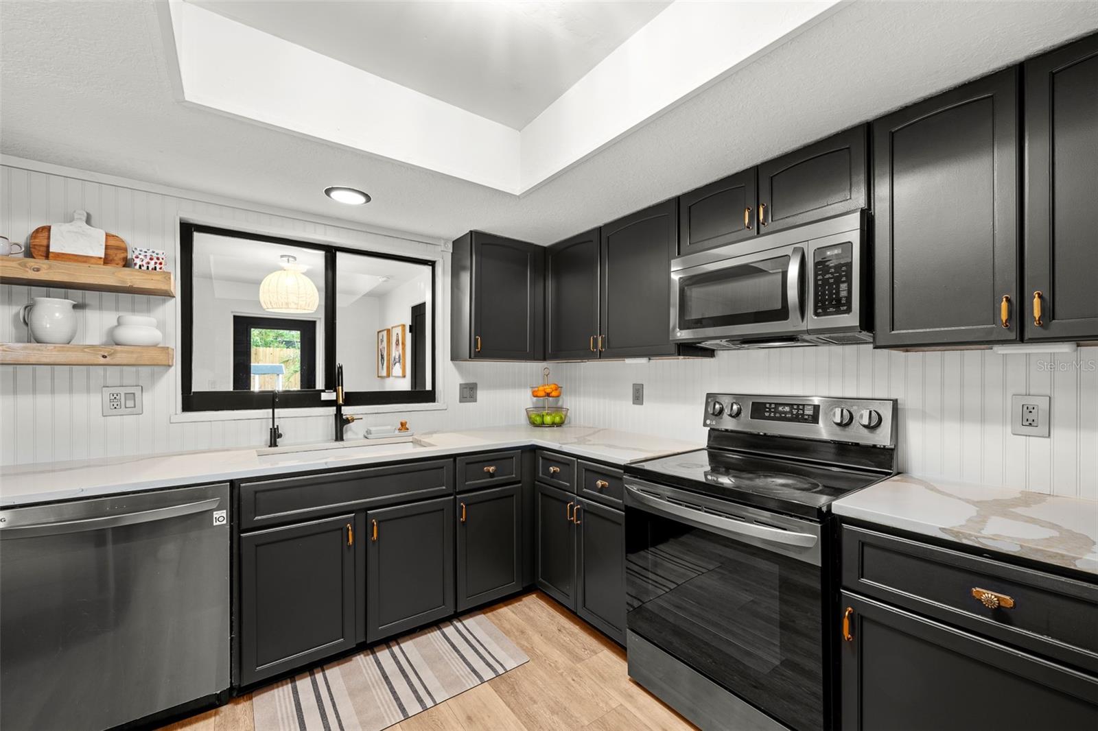 LAKE VALENCIA - - Residential