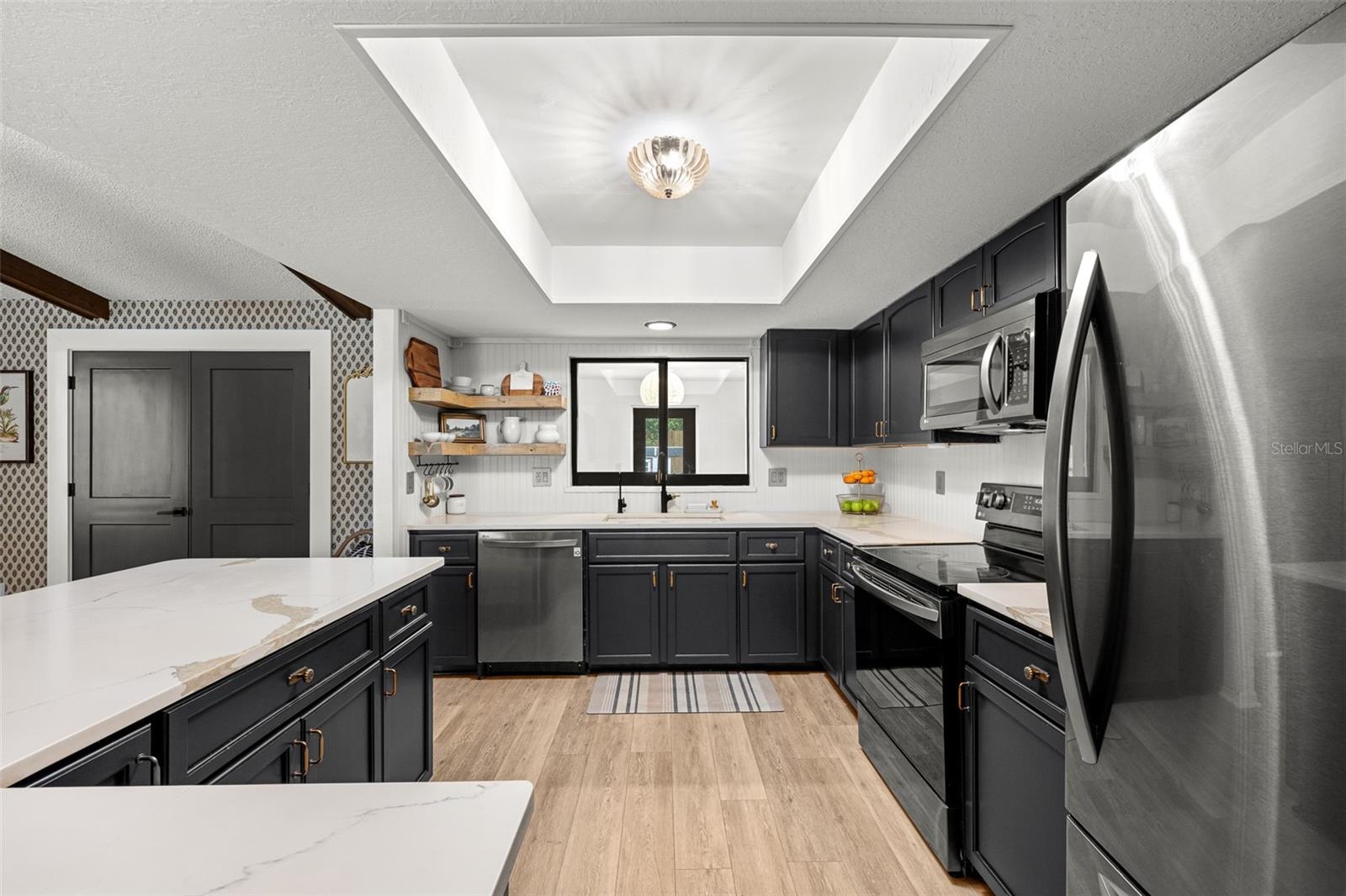 LAKE VALENCIA - - Residential