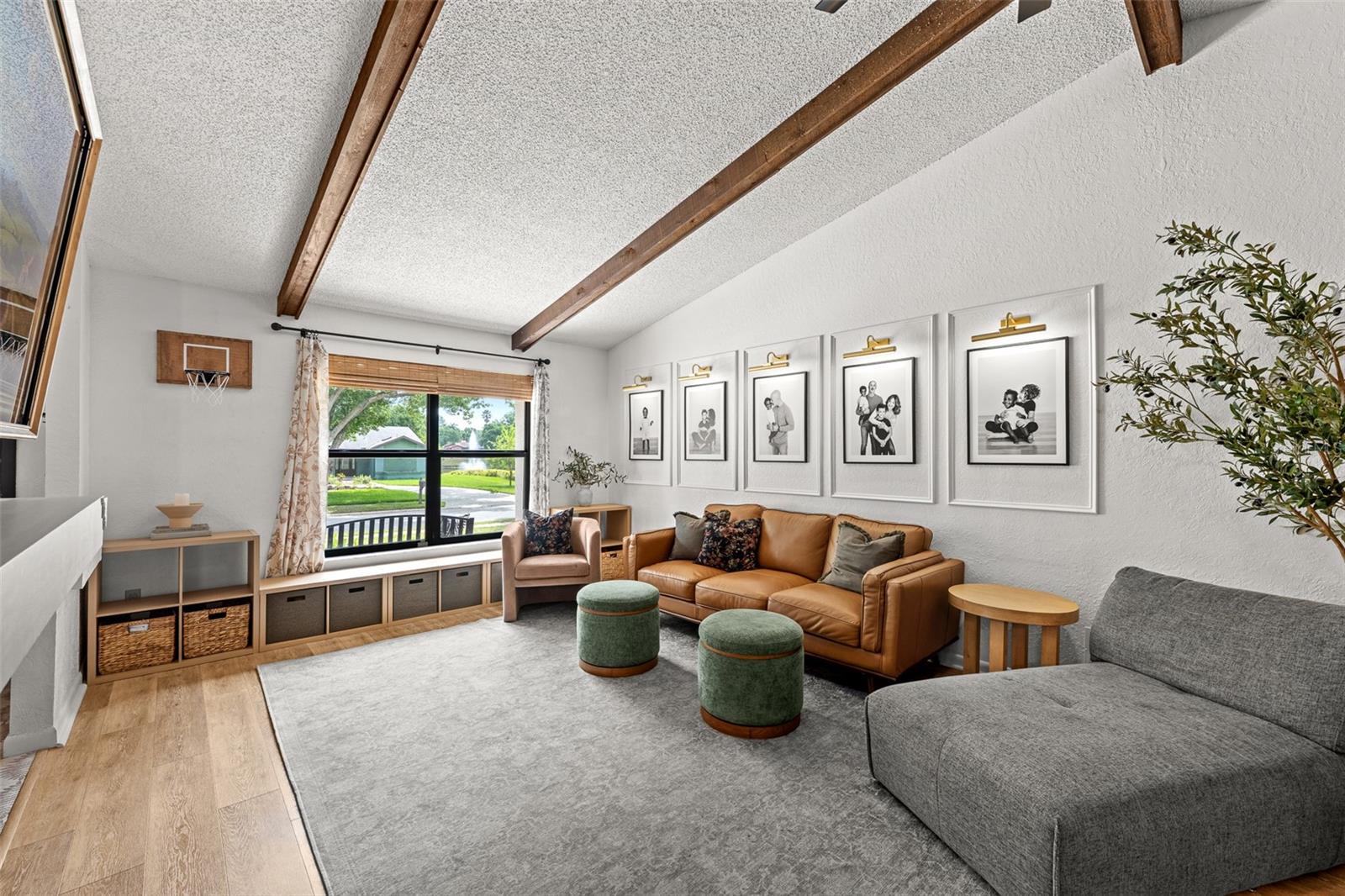 LAKE VALENCIA - - Residential