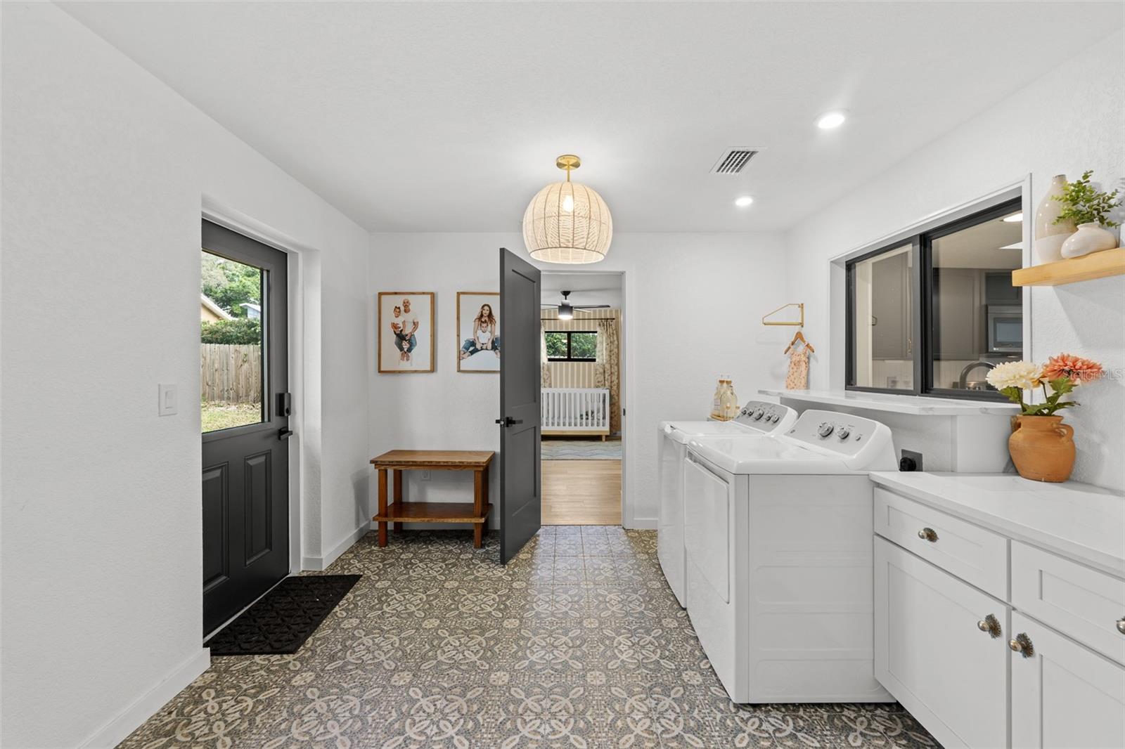 LAKE VALENCIA - - Residential