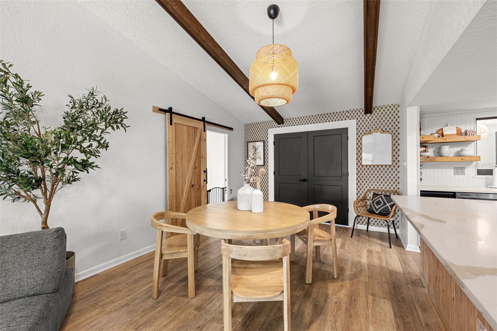 LAKE VALENCIA - - Residential