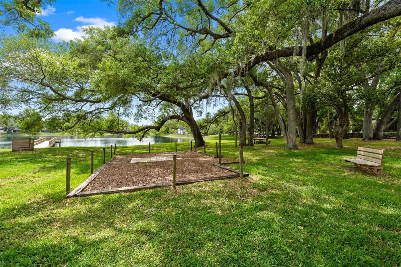 LAKE VALENCIA - - Residential