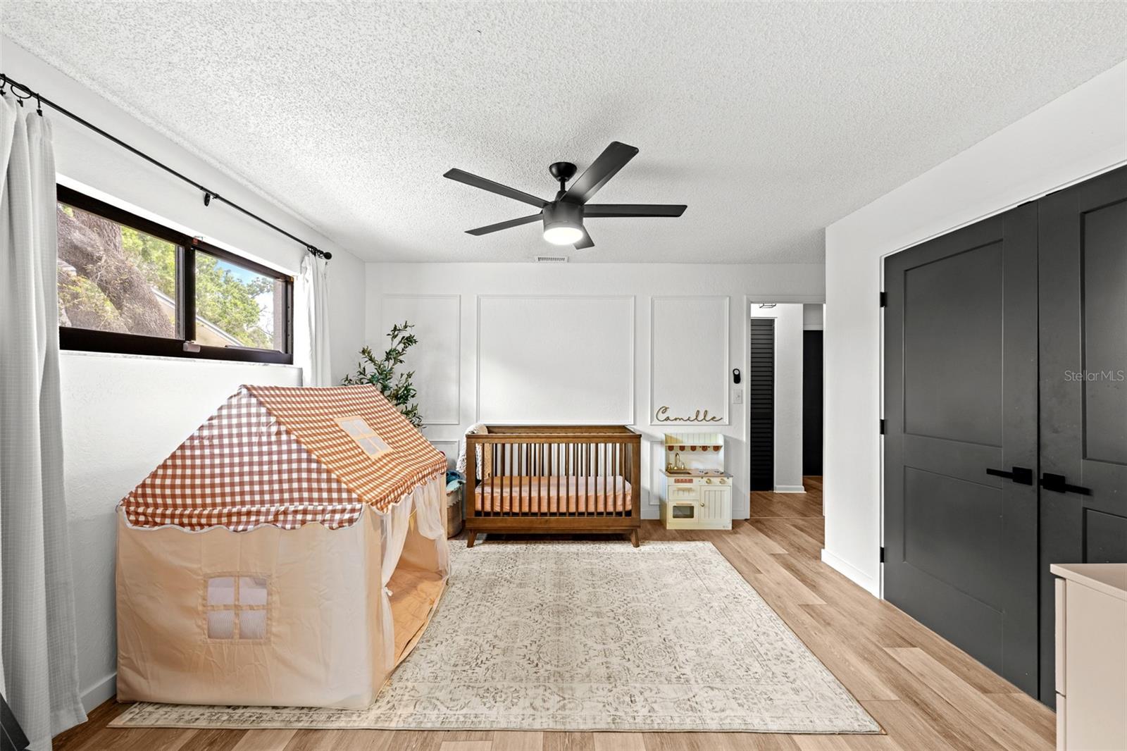 LAKE VALENCIA - - Residential