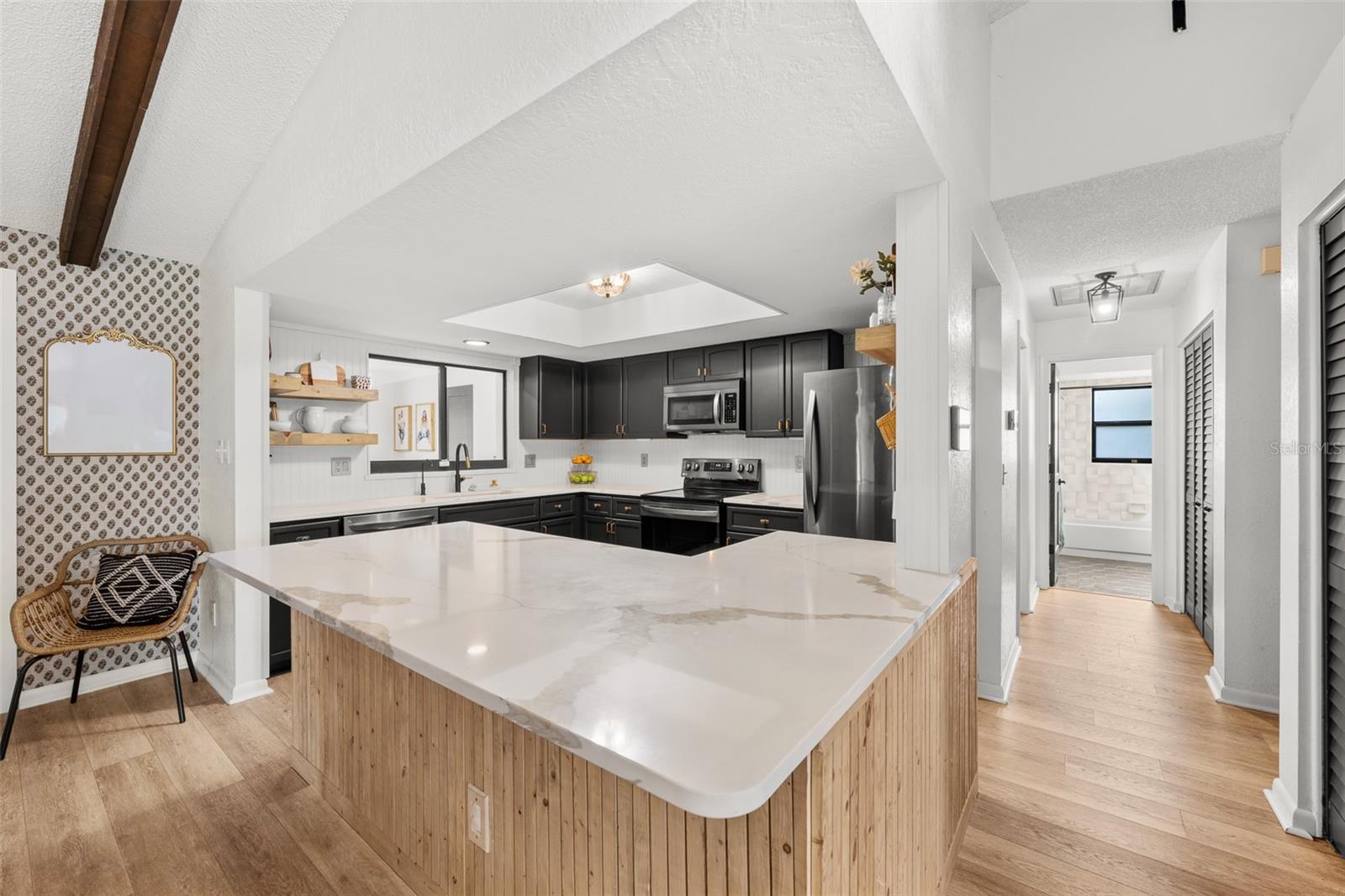 LAKE VALENCIA - - Residential